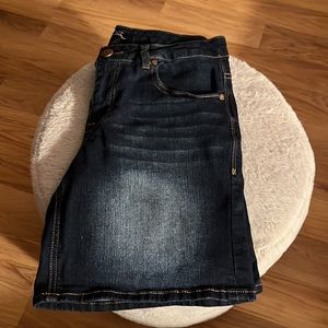 Like new dark denim 1822 denim jean shorts. Size 10